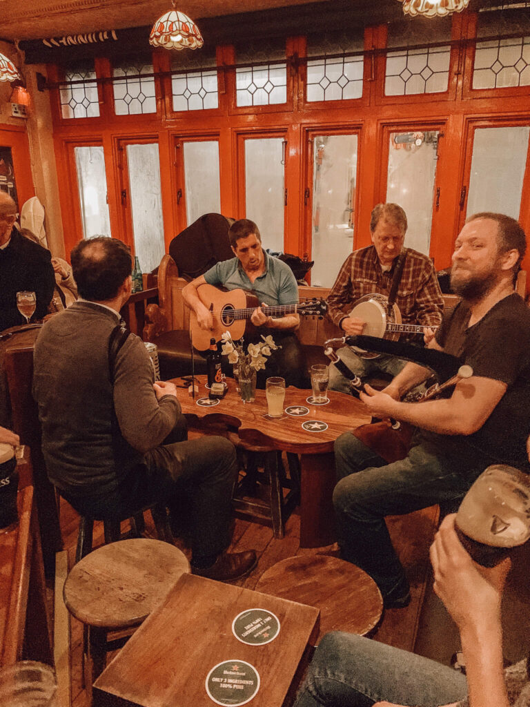 live traditional irish music in a galway pub