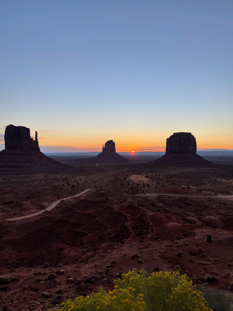 Monument Valley Sunrise, Utah, Arizona, 7 day utah road trip