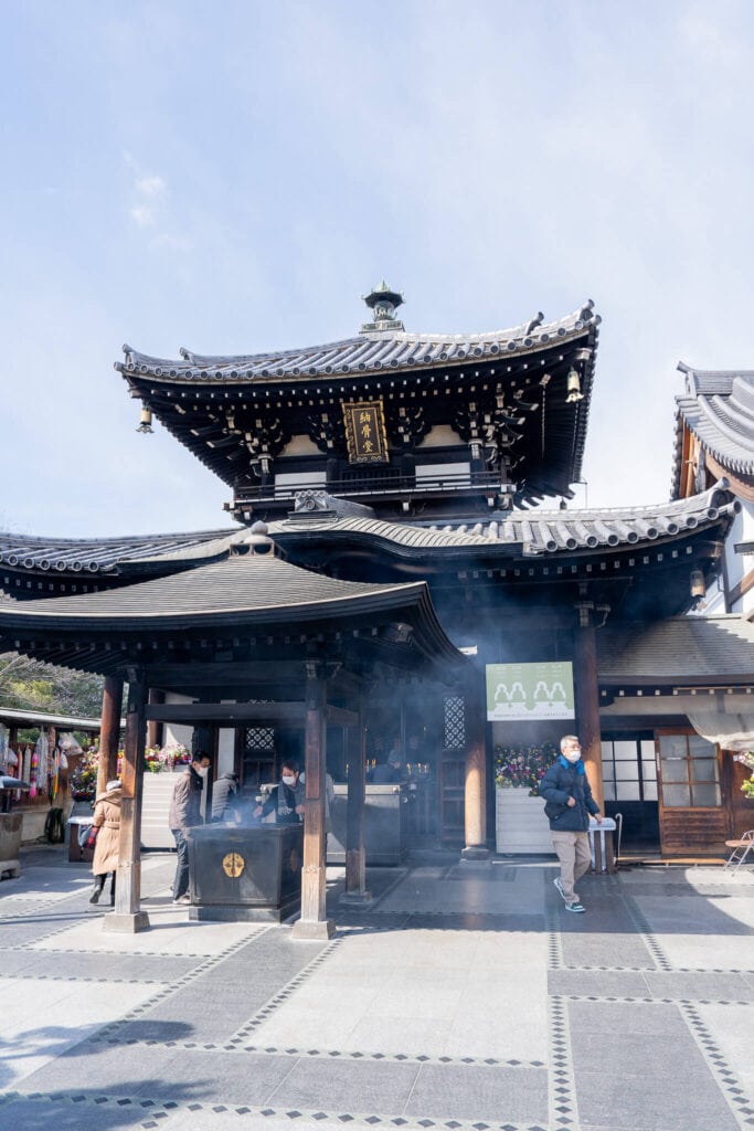 isshin-ji temple, osaka, japan