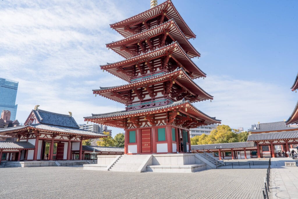 shitennōji Temple, osaka, japan