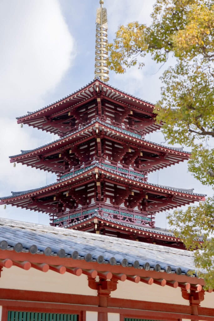 shitennōji Temple, osaka, japan