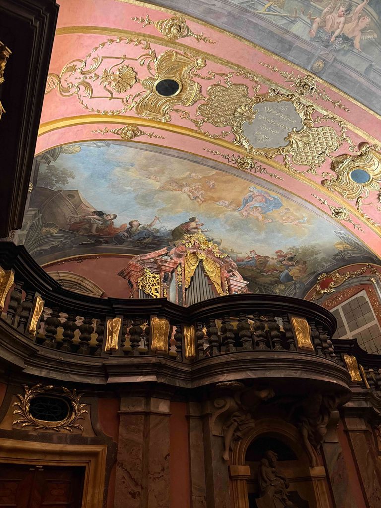 Mirror Hall, Prague